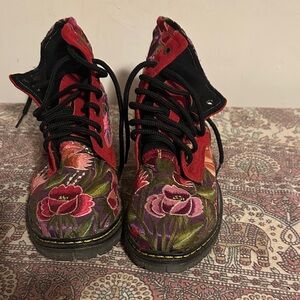 Floral Embroidered Lace-Up Women's Boots in Red and Black
